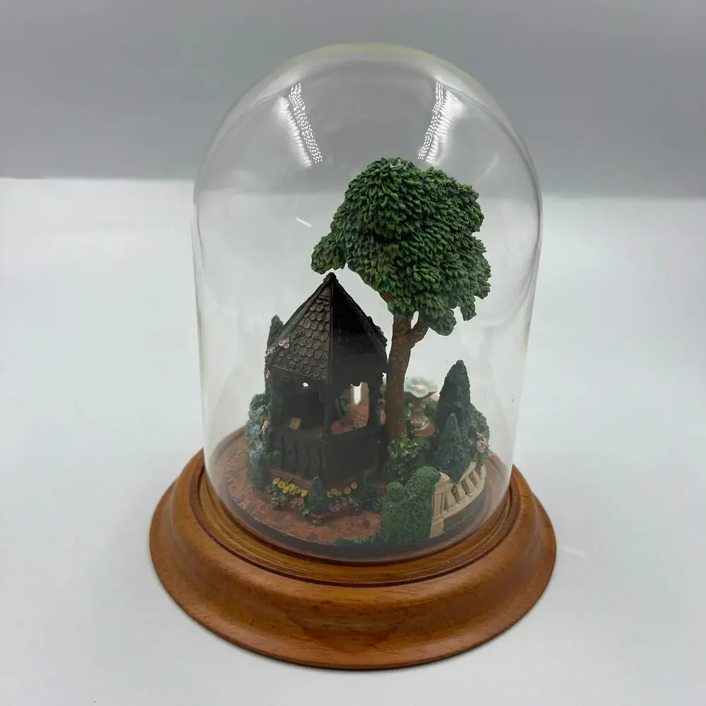 Vintage 1988 Franklin Mint Princess Victoria's Dream Garden by Barry Shiraishi‎